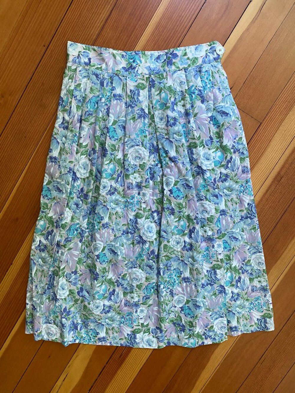 JH Collectibles Vintage Floral Cotton Pleated Midi Skirt - Size Small